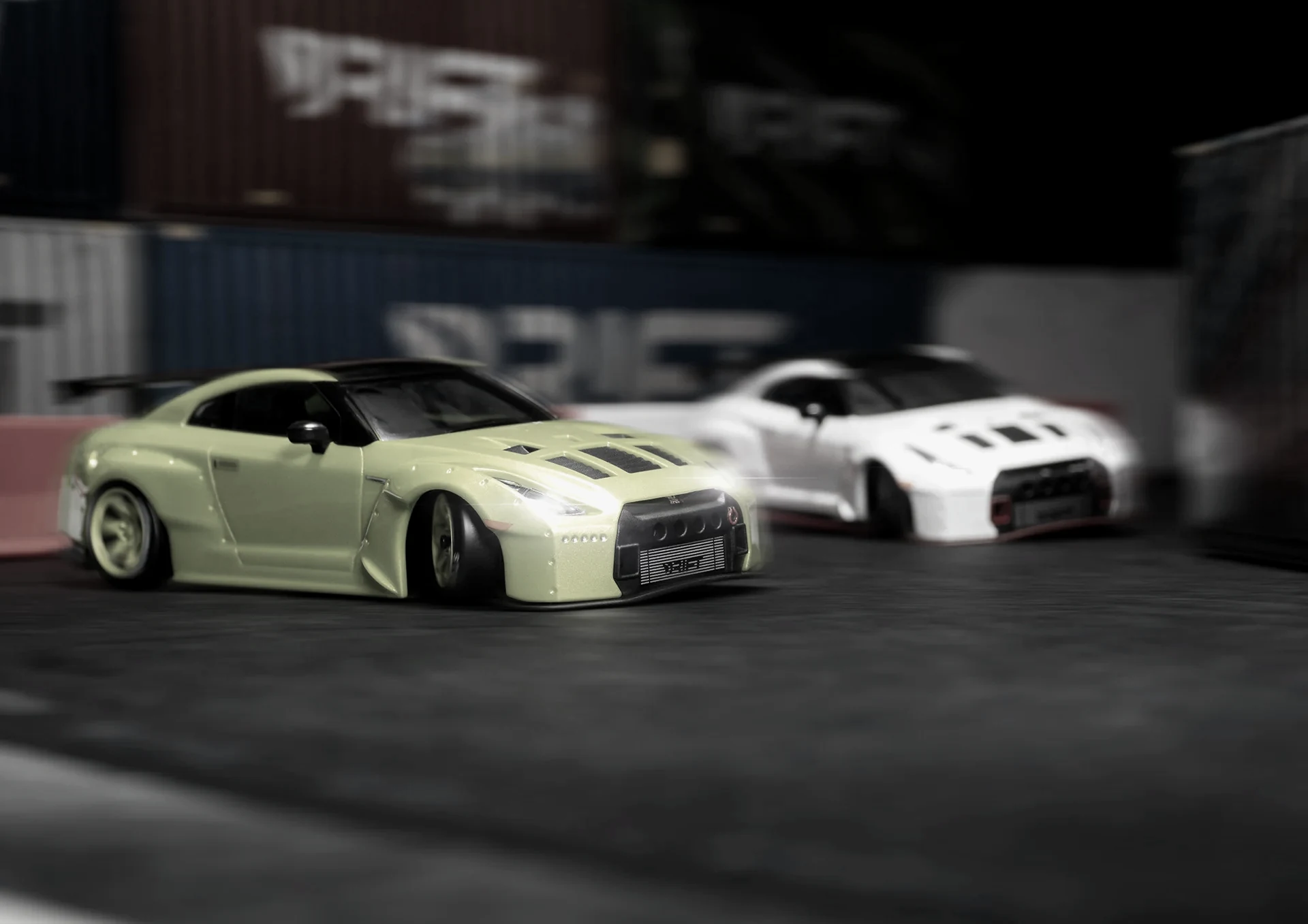 Sturmkind DR!FT-Racer auf 1:43 Drift-Matte
